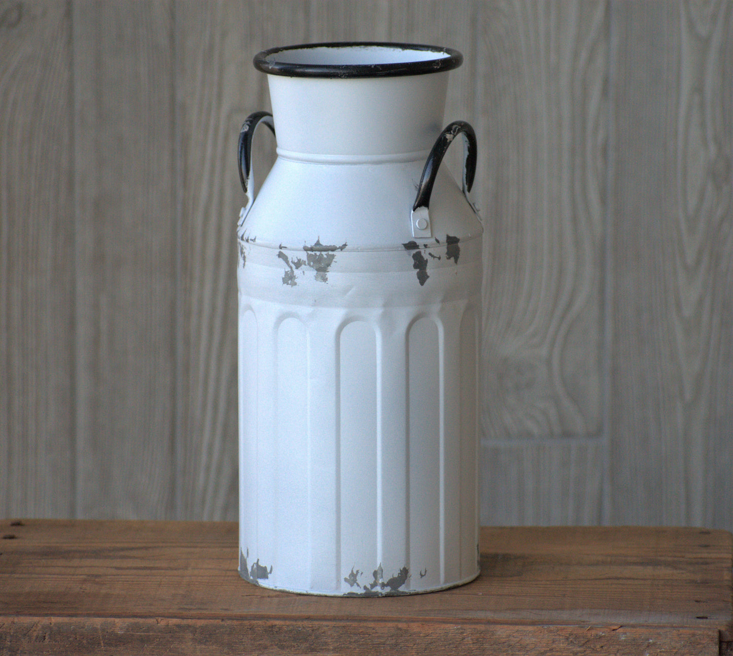 Jarrón decorativo de lata de leche blanca