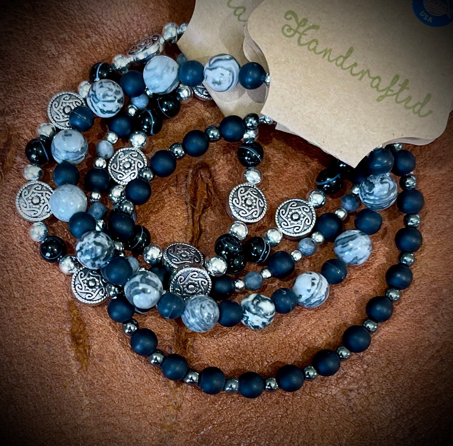 Pulseras con cuentas a mano