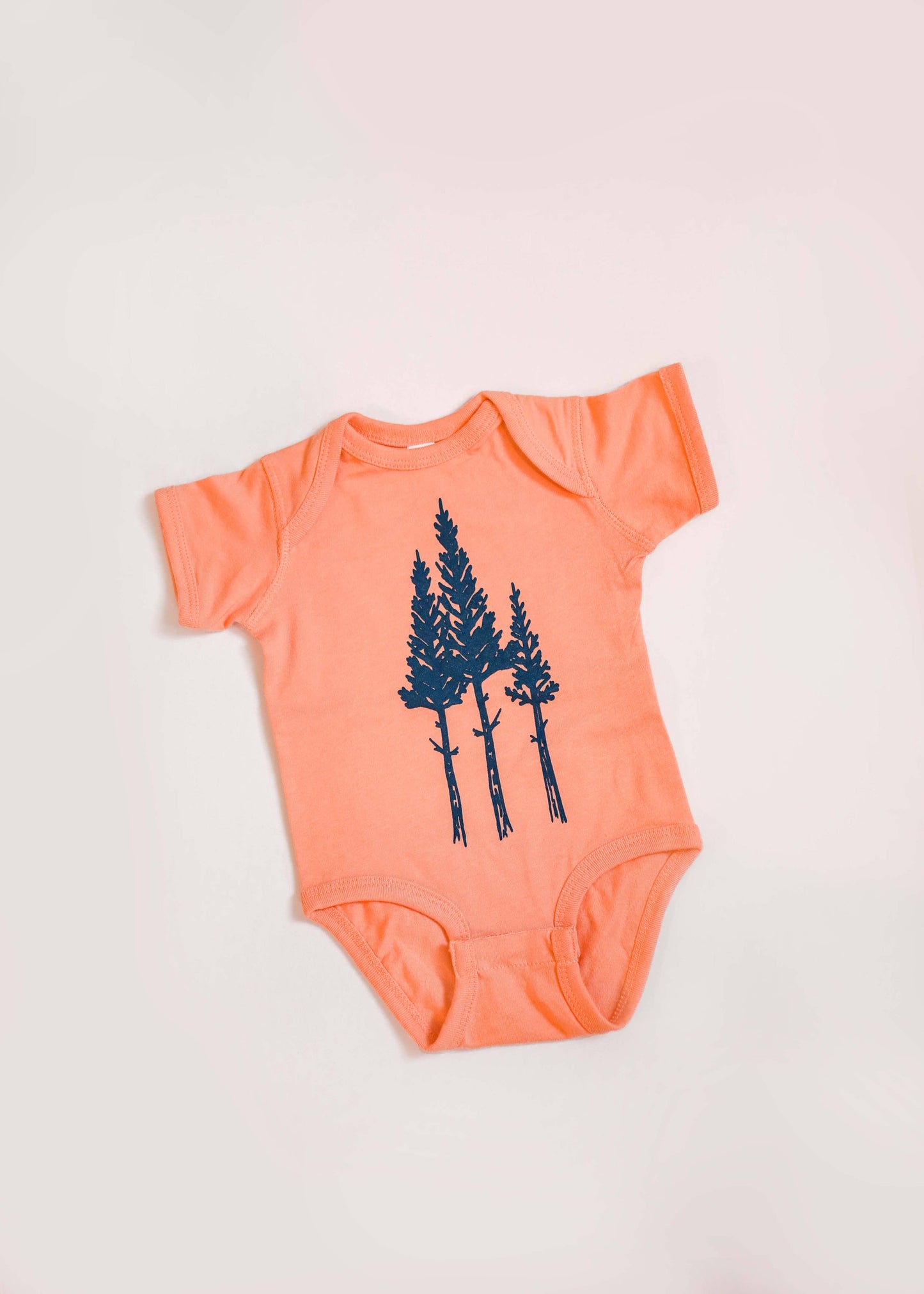 Mono rústico "Tres árboles" en gris