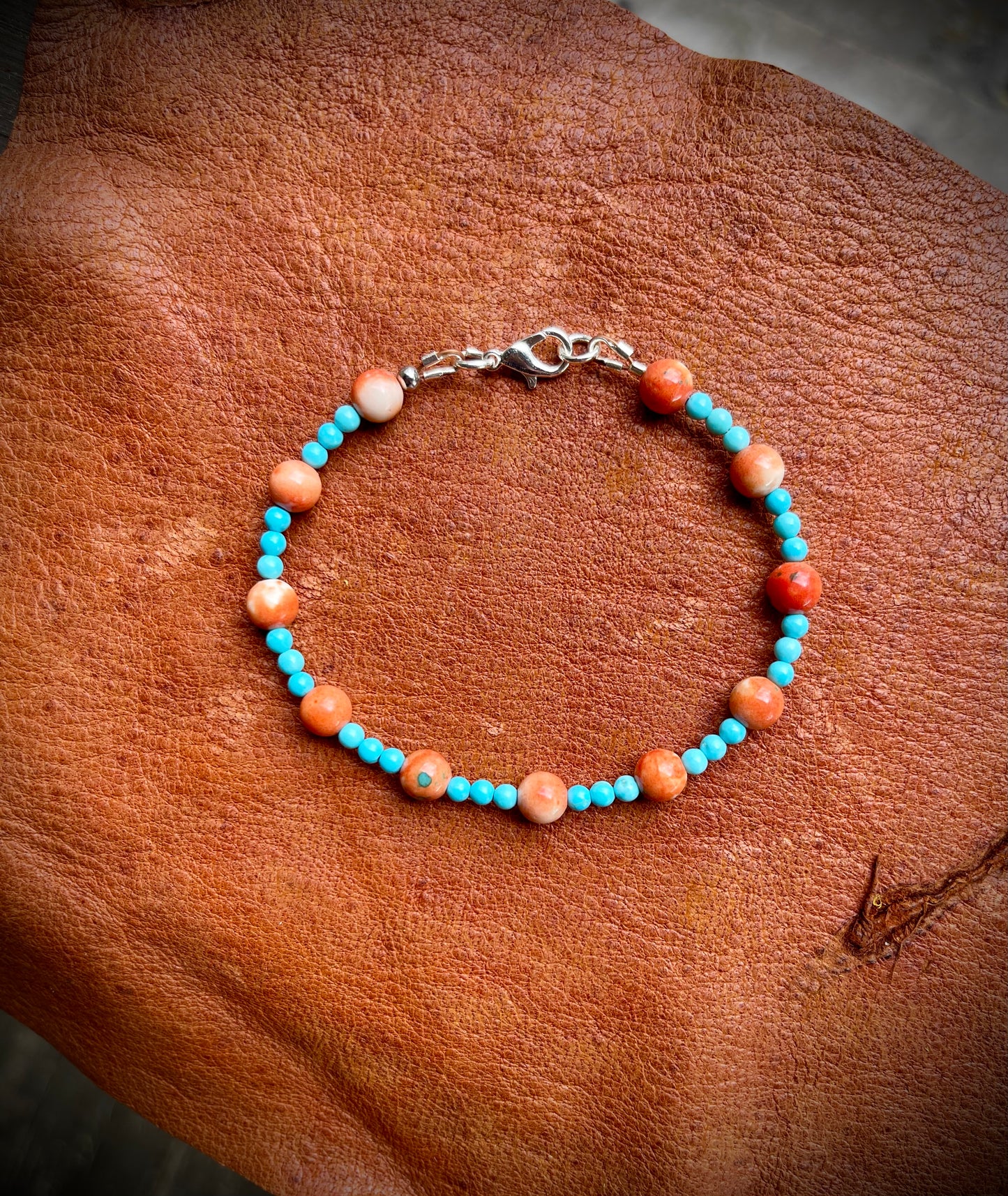 Pulseras con cuentas a mano