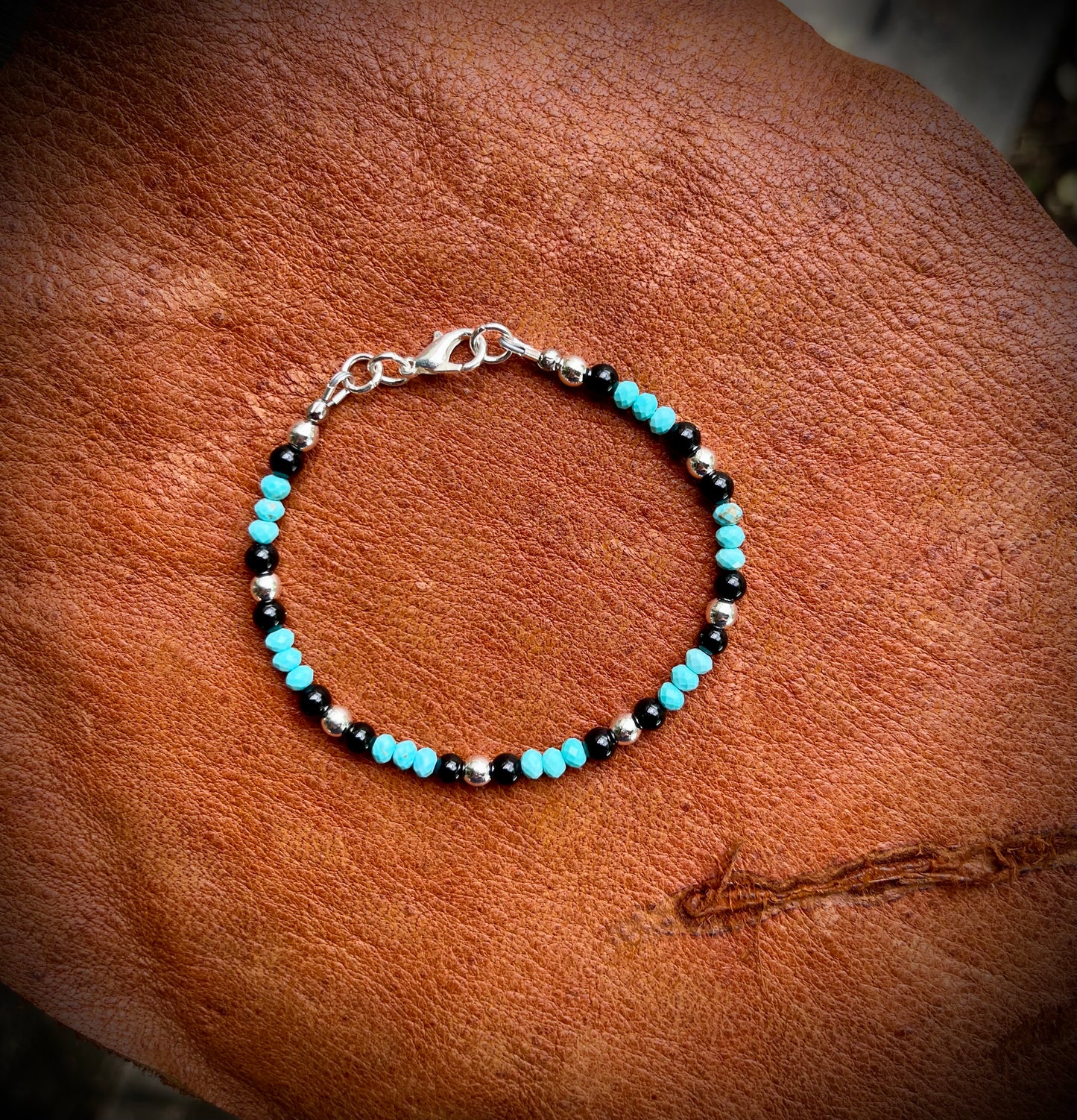 Pulseras con cuentas a mano