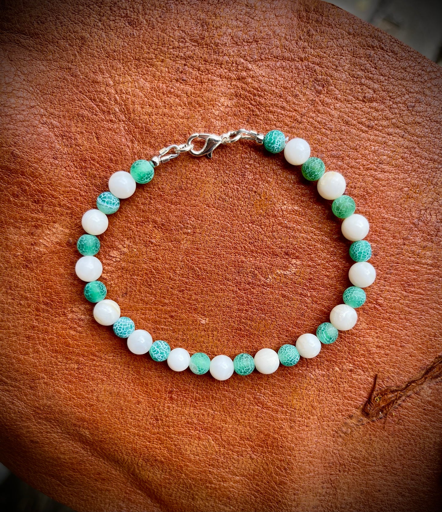 Pulseras con cuentas a mano