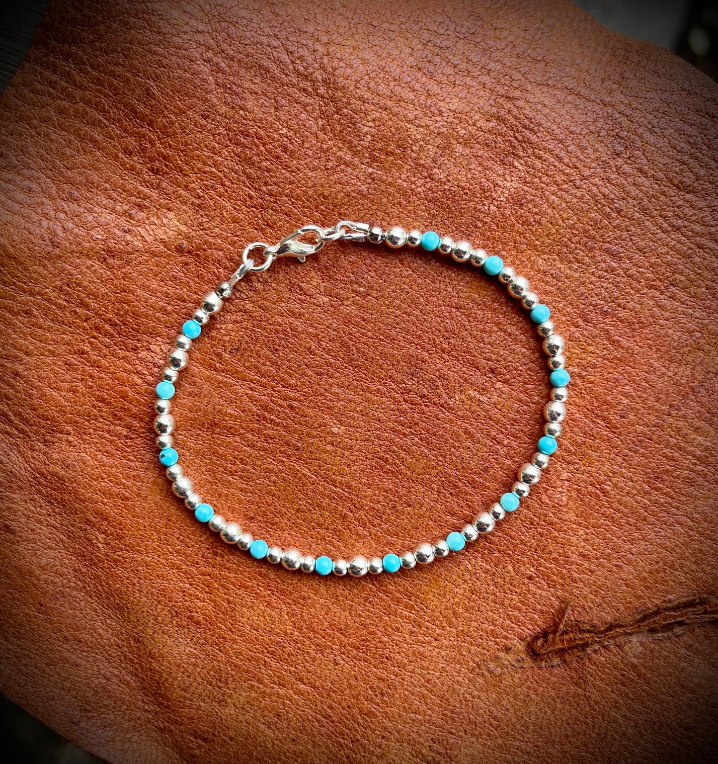 Pulseras con cuentas a mano